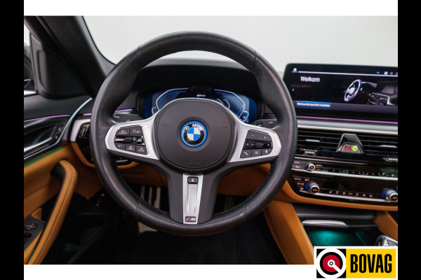 BMW 5 Serie 545e xDrive High Exec. M-sport Black Edition 394 PK automaat | Open Dak | Trekhaak elec. | 360 Camera, Stoel- en stuurverwarming