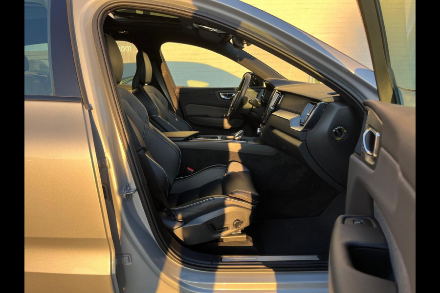 Volvo XC60 2.0 T8 Plug-in hybrid AWD Ultimate Dark | Adaptieve cruise | Panorama dak | Blis | Harman Kardon | Zwenkbare trekhaak |