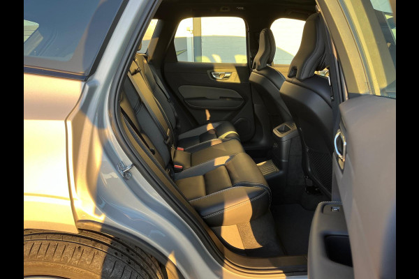 Volvo XC60 2.0 T8 Plug-in hybrid AWD Ultimate Dark | Adaptieve cruise | Panorama dak | Blis | Harman Kardon | Zwenkbare trekhaak |