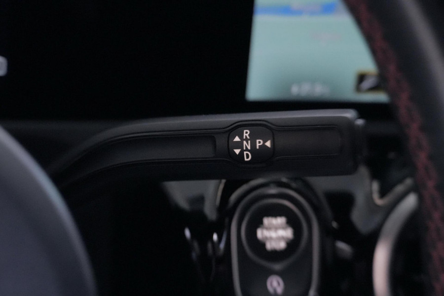 Mercedes-Benz A-Klasse 200 AMG Automaat 163 PK | Pano-dak | Widescreen | Stoelverwarming | Camera | Led | Pdc |