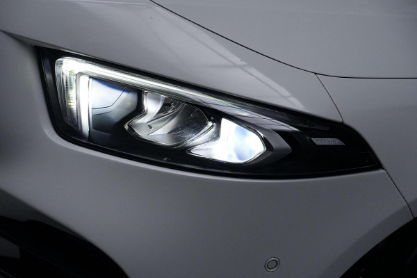 Mercedes-Benz A-Klasse 200 AMG Automaat 163 PK | Pano-dak | Widescreen | Stoelverwarming | Camera | Led | Pdc |