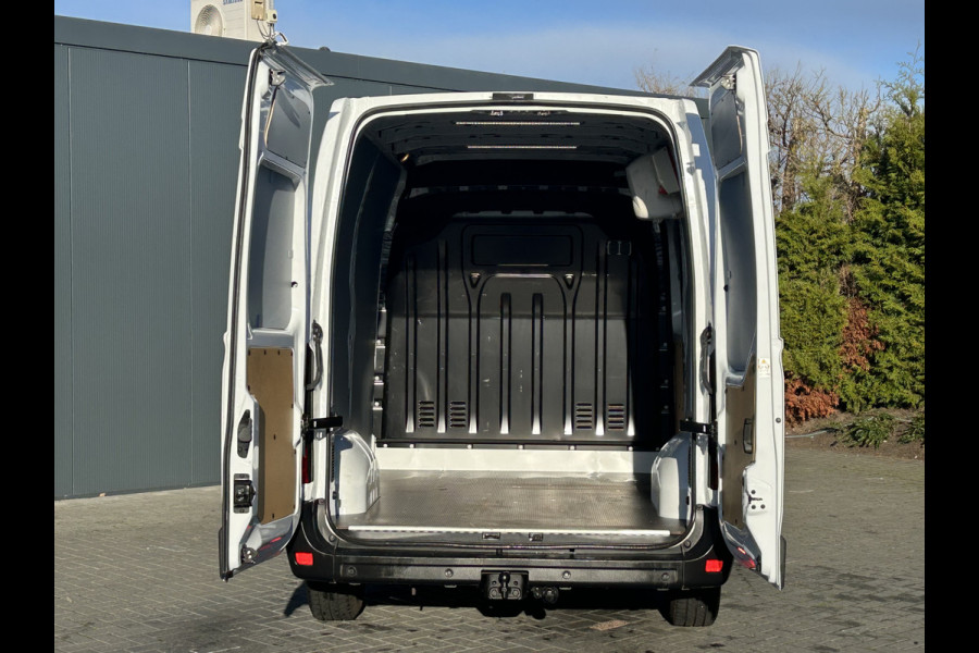 Renault Master 2.3 dCi 131 PK E6 / L1H2 / TREKHAAK / 1e EIG. / AIRCO / CRUISE / NAVI / BLUETOOTH / 3-ZITS