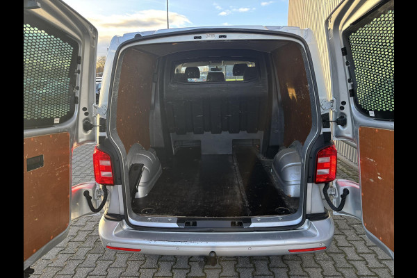 Volkswagen Transporter 2.0 TDI L2H1 DC*AUTOM.*A/C*ACC*NAVI*HAAK*CARPLAY*