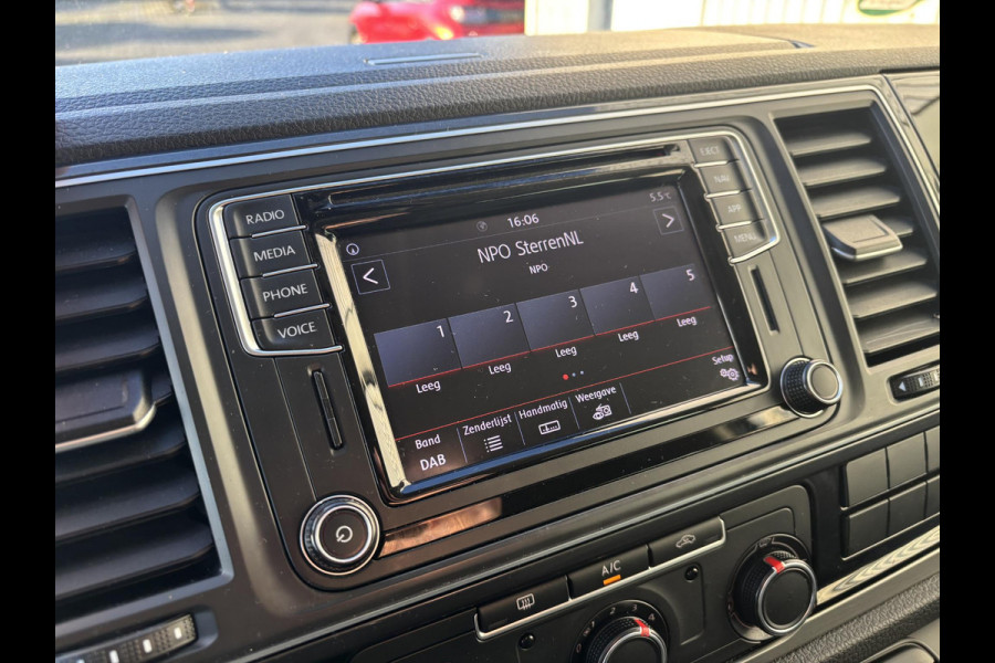 Volkswagen Transporter 2.0 TDI L2H1 DC*AUTOM.*A/C*ACC*NAVI*HAAK*CARPLAY*
