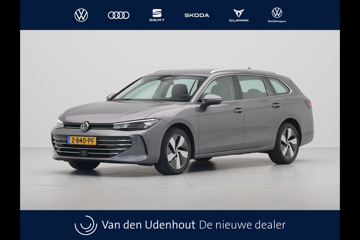 Volkswagen Passat Variant 1.5 eTSI 150pk Business Trekhaak Navigatie Camera Acc ARGON 112
