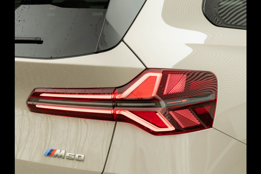BMW X3 M50 - M-Sport Pro - Pano - Harman Kardon - Stoelventilatie - Iconic Glow