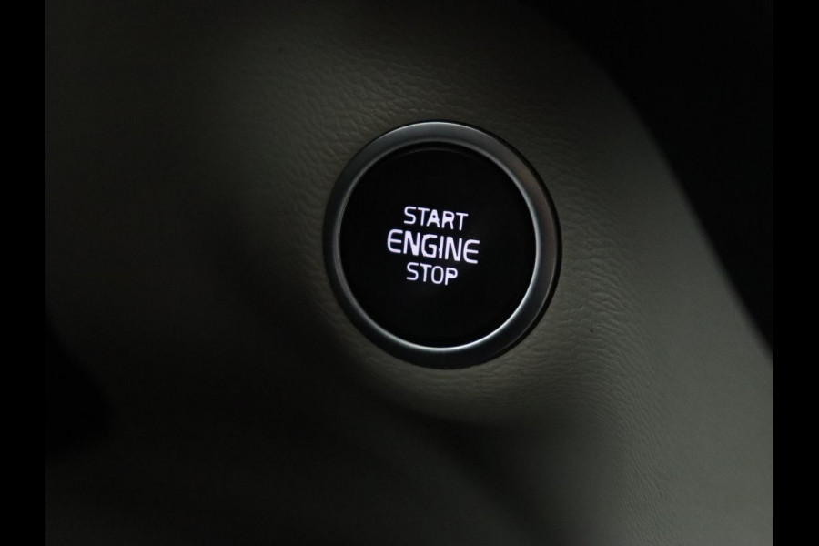 Volvo XC40 2.0 T4 Inscription | Panoramadak | Leder | Adaptive cruise | Trekhaak | Stoelverwarming | 360 Camera | Keyless | Navigatie | Full LED