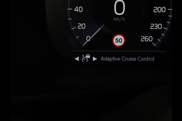 Volvo XC40 2.0 T4 Inscription | Panoramadak | Leder | Adaptive cruise | Trekhaak | Stoelverwarming | 360 Camera | Keyless | Navigatie | Full LED