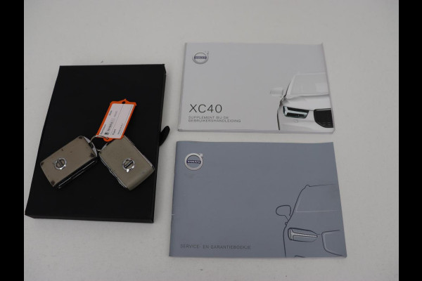 Volvo XC40 2.0 T4 Inscription | Panoramadak | Leder | Adaptive cruise | Trekhaak | Stoelverwarming | 360 Camera | Keyless | Navigatie | Full LED