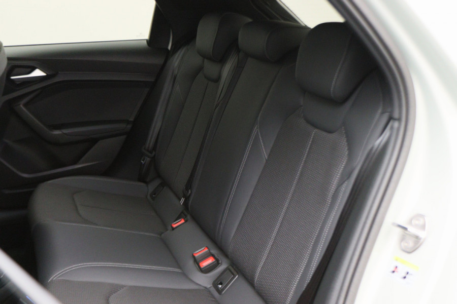 Audi A1 Sportback 35 TFSI S edition Automaat SONOS, Keyless, ACC, Camera, LED, Apple Carplay