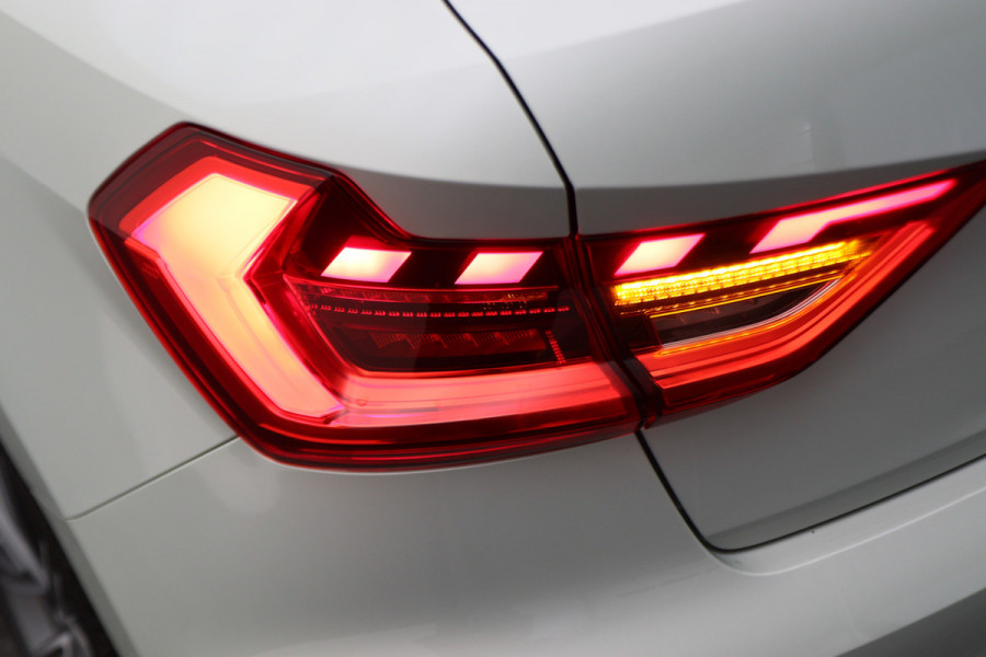 Audi A1 Sportback 35 TFSI S edition Automaat SONOS, Keyless, ACC, Camera, LED, Apple Carplay