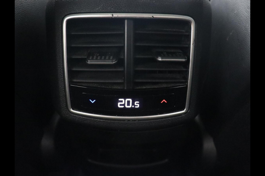 Kia Sportage 1.6 T-GDI Plug-in Hybrid AWD DynamicPlusLine | Stoel & stuurverwarming | Half leder | Camera | Carplay | Adaptive cruise | 19'' | Navigatie | Achterbankverwarming | PHEV