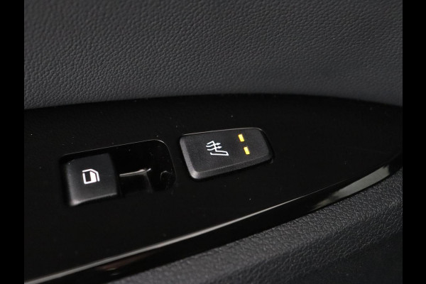 Kia Sportage 1.6 T-GDI Plug-in Hybrid AWD DynamicPlusLine | Stoel & stuurverwarming | Half leder | Camera | Carplay | Adaptive cruise | 19'' | Navigatie | Achterbankverwarming | PHEV