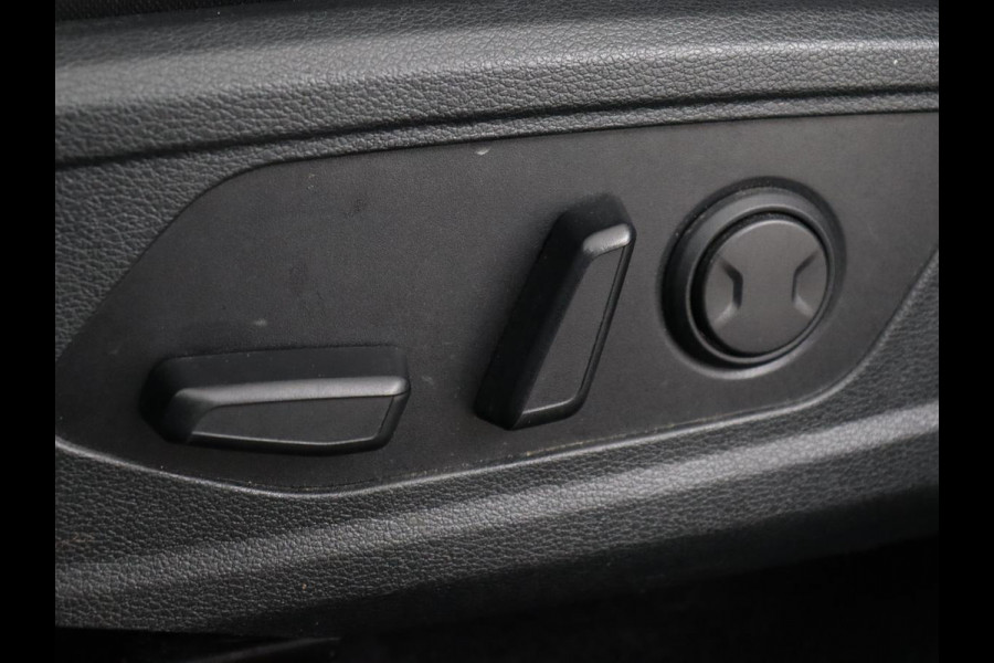 Kia Sportage 1.6 T-GDI Plug-in Hybrid AWD DynamicPlusLine | Stoel & stuurverwarming | Half leder | Camera | Carplay | Adaptive cruise | 19'' | Navigatie | Achterbankverwarming | PHEV