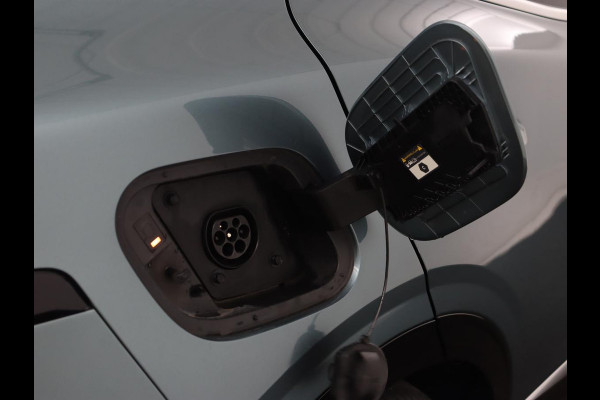 Kia Sportage 1.6 T-GDI Plug-in Hybrid AWD DynamicPlusLine | Stoel & stuurverwarming | Half leder | Camera | Carplay | Adaptive cruise | 19'' | Navigatie | Achterbankverwarming | PHEV