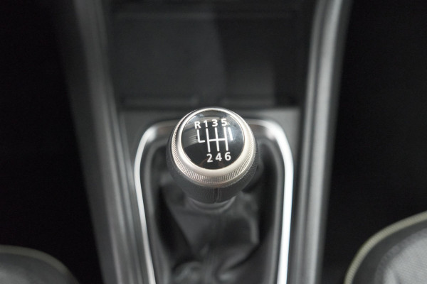 Renault Captur TCe 90 Techno | Nieuw Model | Camera | Navigatie | Apple Carplay | Pack Full Screen | 18 Inch Lichtmetalen Velgen