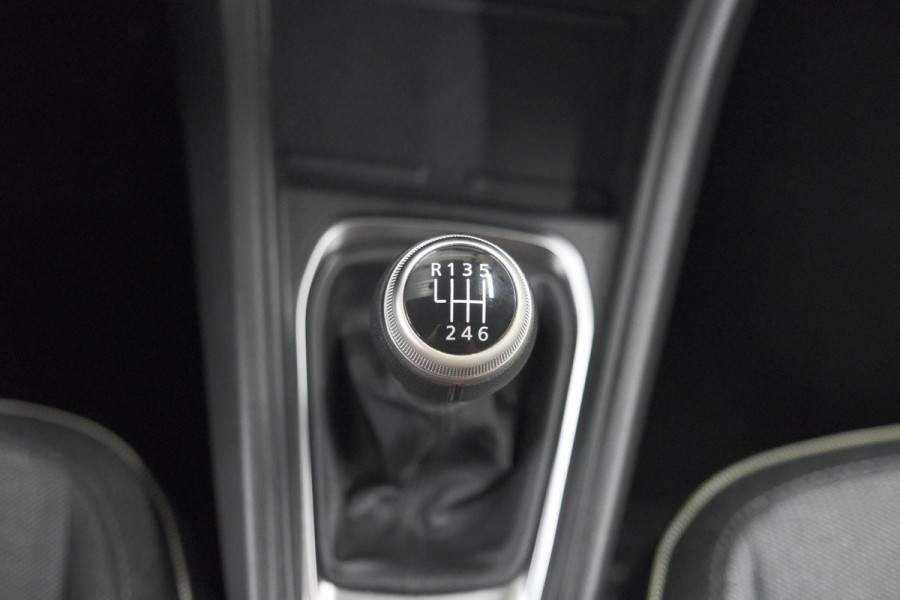 Renault Captur TCe 90 Techno | Nieuw Model | Camera | Navigatie | Apple Carplay | Pack Full Screen | 18 Inch Lichtmetalen Velgen