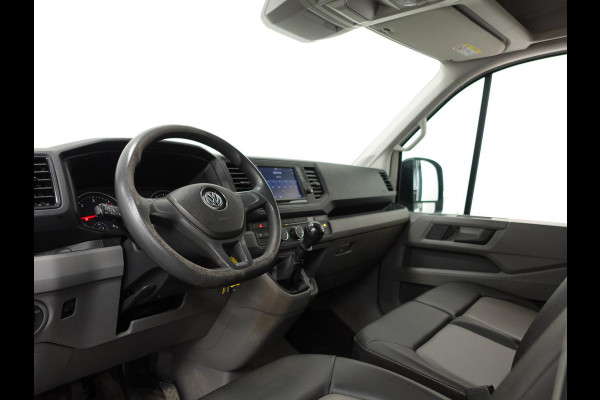 Volkswagen Crafter 140pk L4H3 / L3H2 Dubbele cabine Airco Cruise control Trekhaak Navigatie Carplay  Camera Sidebars Euro6