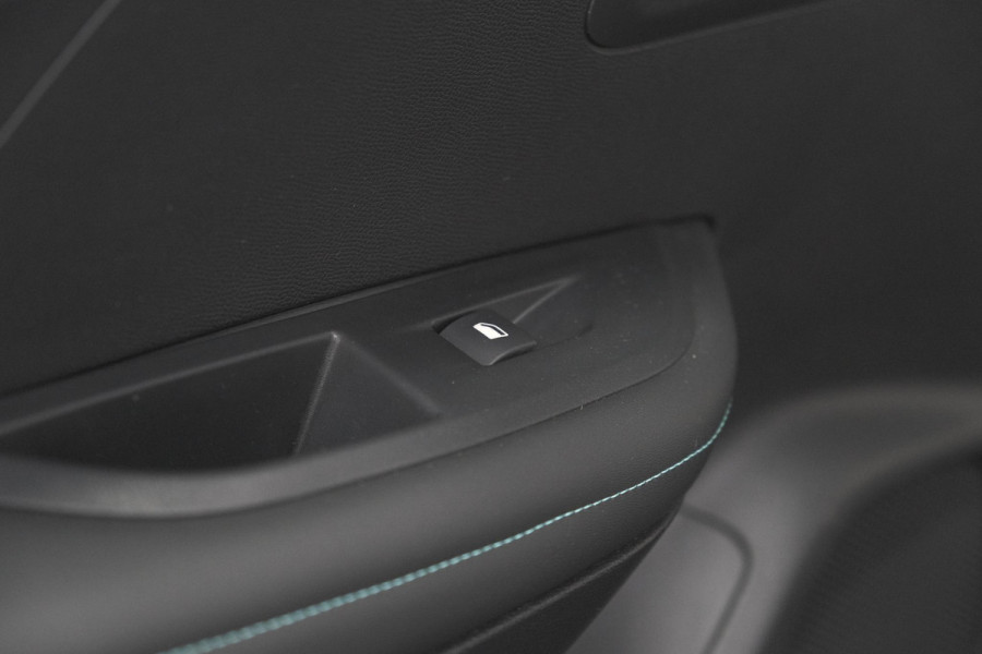 Peugeot 2008 PureTech 130 EAT8 Allure | Camera | Navigatie | Apple Carplay | Parkeersensoren