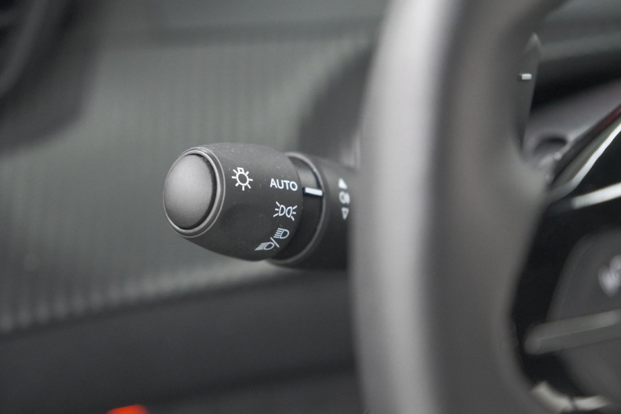 Peugeot 2008 PureTech 130 EAT8 Allure | Camera | Navigatie | Apple Carplay | Parkeersensoren