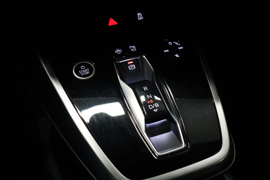 Audi Q4 e-tron 35 Launch edition Advanced Plus 55 kWh SOH 94% [SCHUIFKANTELDAK, APPLE CARPLAY, ANDROID, ADAPTIVE CRUISE, VOL LEDER, CAMERA, STOELVERWARMING, LEDVERLICHTING, CLIMATE, NIEUWSTAAT]