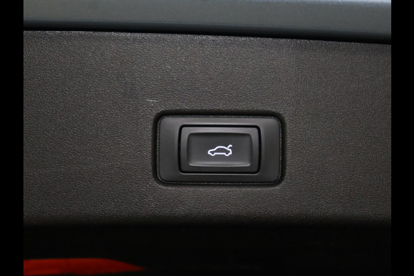 Audi Q4 e-tron 35 Launch edition Advanced Plus 55 kWh SOH 94% [SCHUIFKANTELDAK, APPLE CARPLAY, ANDROID, ADAPTIVE CRUISE, VOL LEDER, CAMERA, STOELVERWARMING, LEDVERLICHTING, CLIMATE, NIEUWSTAAT]