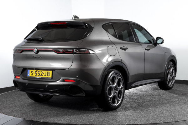 Alfa Romeo Tonale 1.5T Hybrid Veloce - Automaat Orig. NL | Dig. Cockpit | Adapt. Cruise | Stoel-+Stuurverw. | PDC | Camera | NAV + App. Connect | ECC | Elek. Klep | DAB | LM 20" |