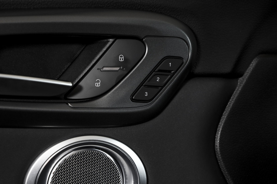 Alfa Romeo Tonale 1.5T Hybrid Veloce - Automaat Orig. NL | Dig. Cockpit | Adapt. Cruise | Stoel-+Stuurverw. | PDC | Camera | NAV + App. Connect | ECC | Elek. Klep | DAB | LM 20" |