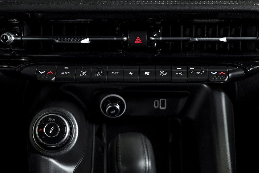 Alfa Romeo Tonale 1.5T Hybrid Veloce - Automaat Orig. NL | Dig. Cockpit | Adapt. Cruise | Stoel-+Stuurverw. | PDC | Camera | NAV + App. Connect | ECC | Elek. Klep | DAB | LM 20" |