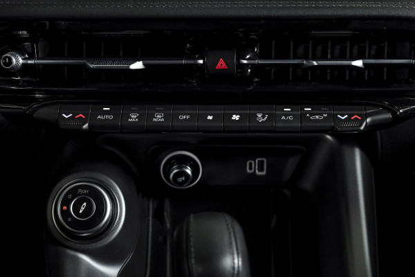 Alfa Romeo Tonale 1.5T Hybrid Veloce - Automaat Orig. NL | Dig. Cockpit | Adapt. Cruise | Stoel-+Stuurverw. | PDC | Camera | NAV + App. Connect | ECC | Elek. Klep | DAB | LM 20" |