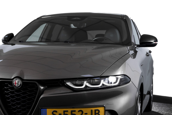 Alfa Romeo Tonale 1.5T Hybrid Veloce - Automaat Orig. NL | Dig. Cockpit | Adapt. Cruise | Stoel-+Stuurverw. | PDC | Camera | NAV + App. Connect | ECC | Elek. Klep | DAB | LM 20" |