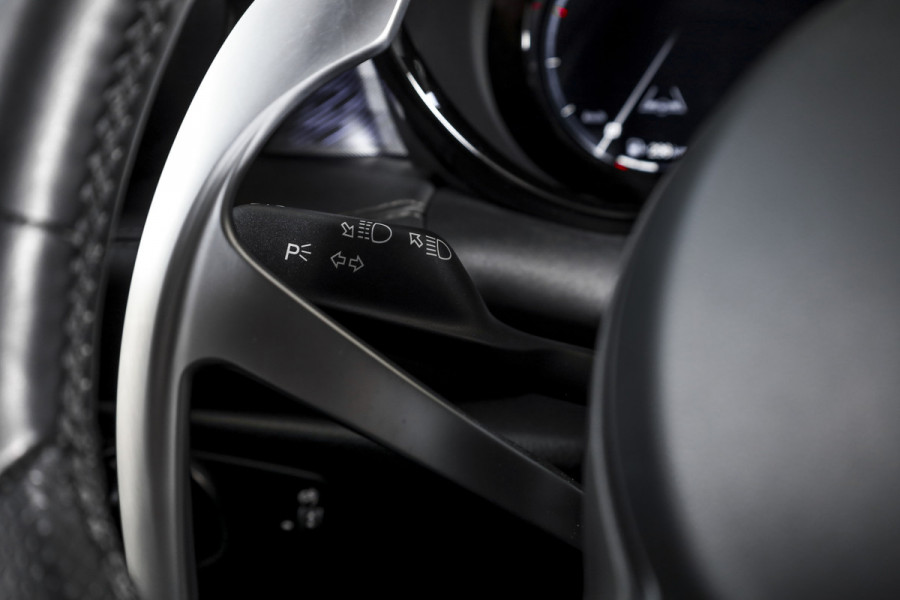 Alfa Romeo Tonale 1.5T Hybrid Veloce - Automaat Orig. NL | Dig. Cockpit | Adapt. Cruise | Stoel-+Stuurverw. | PDC | Camera | NAV + App. Connect | ECC | Elek. Klep | DAB | LM 20" |