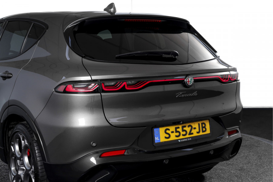 Alfa Romeo Tonale 1.5T Hybrid Veloce - Automaat Orig. NL | Dig. Cockpit | Adapt. Cruise | Stoel-+Stuurverw. | PDC | Camera | NAV + App. Connect | ECC | Elek. Klep | DAB | LM 20" |