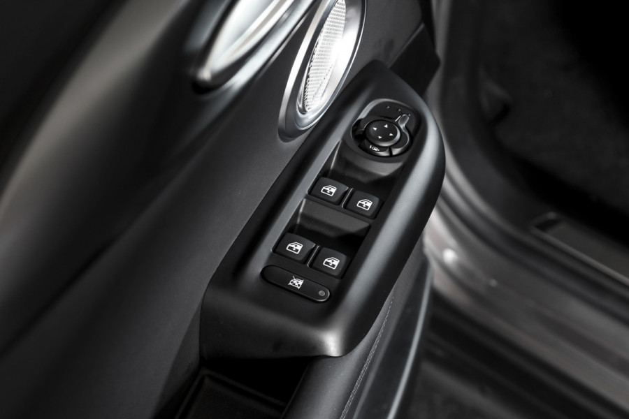 Alfa Romeo Tonale 1.5T Hybrid Veloce - Automaat Orig. NL | Dig. Cockpit | Adapt. Cruise | Stoel-+Stuurverw. | PDC | Camera | NAV + App. Connect | ECC | Elek. Klep | DAB | LM 20" |