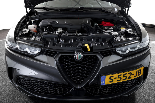 Alfa Romeo Tonale 1.5T Hybrid Veloce - Automaat Orig. NL | Dig. Cockpit | Adapt. Cruise | Stoel-+Stuurverw. | PDC | Camera | NAV + App. Connect | ECC | Elek. Klep | DAB | LM 20" |