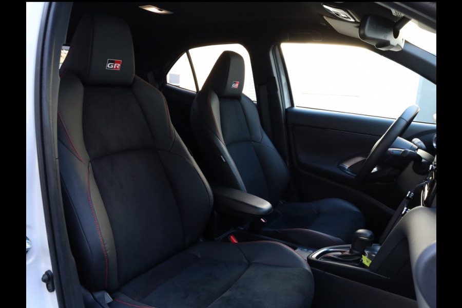 Toyota Yaris Cross 1.5 Hyb 130 GR Sport | JBL | Head Up | El Achterklep