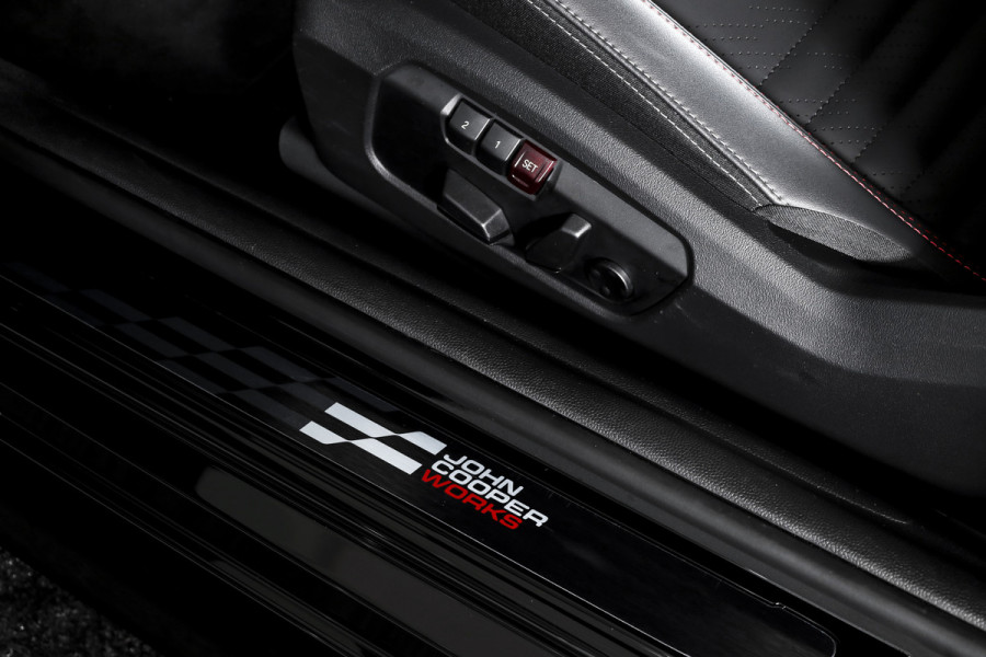 MINI Mini 2.0 JCW John Cooper Works XL 232PK - Automaat | S/K Panodak | Dig. Cockpit | Adapt. Cruise | Elek. Stoelen-+massage+verwarming | PDC | 360 Camera | NAV + App. Connect | ECC | Harman/Kardon | LM 18" | 5785