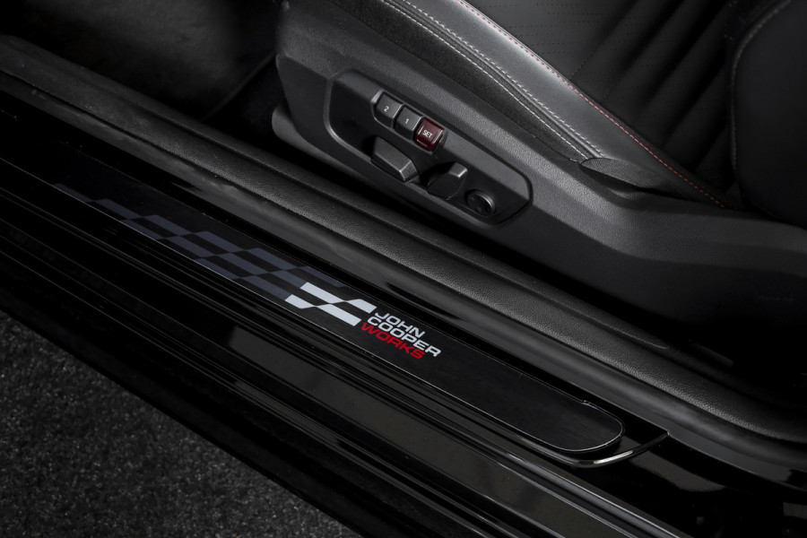 MINI Mini 2.0 JCW John Cooper Works XL 232PK - Automaat | S/K Panodak | Dig. Cockpit | Adapt. Cruise | Elek. Stoelen-+massage+verwarming | PDC | 360 Camera | NAV + App. Connect | ECC | Harman/Kardon | LM 18" | 5785