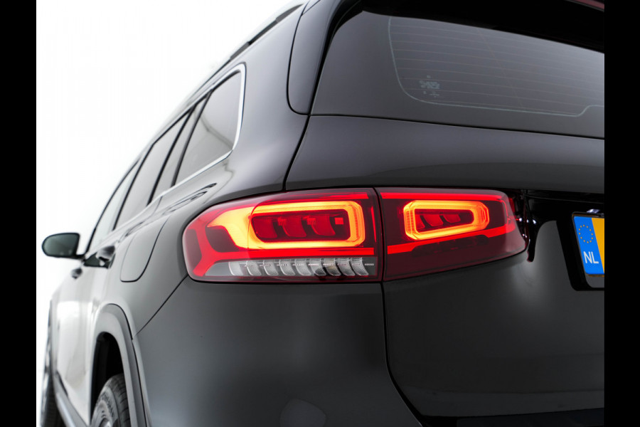 Mercedes-Benz Glb 180 d Business Solution Luxury [ 7-Pers. ] (INCL-BTW) Aut. *LUXURY-LEATHER | FULL-LED | AMBIENT-LIGHT | WIDESCREEN-DIGI-COCKPIT | HEATED-COMFORTSEATS | CAMERA | DAB+ | NAVI-FULLMAP | ECC | MEMORY-PACK | PDC | CRUISE | PRIVACY-GLASS |