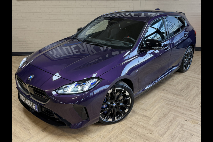 BMW 1-serie M135 300pk xDrive | Navi Prof | HUD | HK | 360 | 19" | Led | ACC | Blindspot | 100% Dealer Onderhouden!