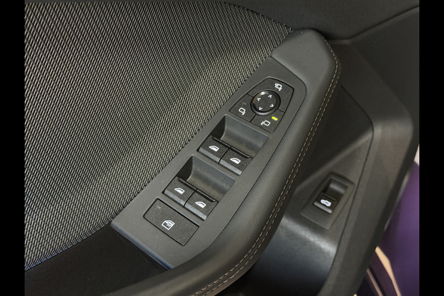 BMW 1-serie M135 300pk xDrive | Navi Prof | HUD | HK | 360 | 19" | Led | ACC | Blindspot | 100% Dealer Onderhouden!