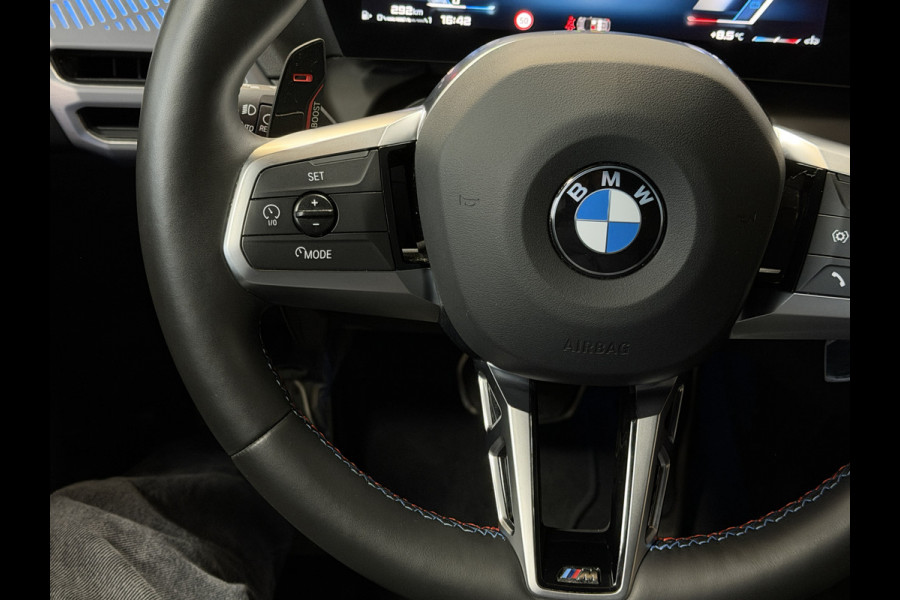 BMW 1-serie M135 300pk xDrive | Navi Prof | HUD | HK | 360 | 19" | Led | ACC | Blindspot | 100% Dealer Onderhouden!