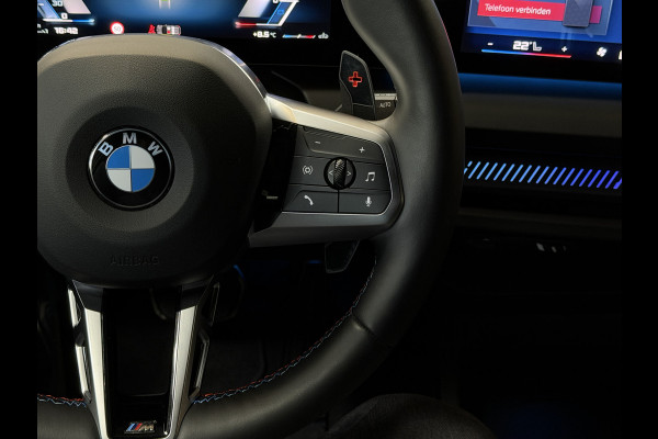 BMW 1-serie M135 300pk xDrive | Navi Prof | HUD | HK | 360 | 19" | Led | ACC | Blindspot | 100% Dealer Onderhouden!