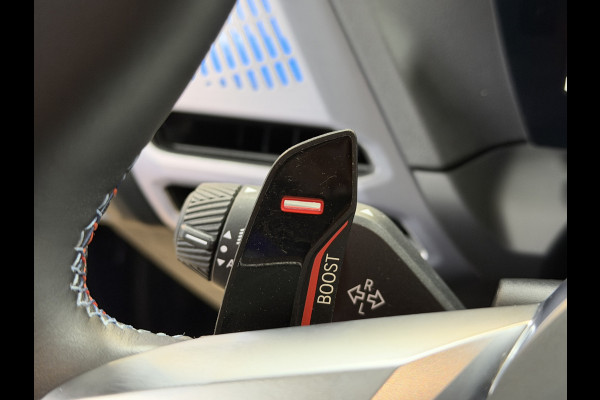 BMW 1-serie M135 300pk xDrive | Navi Prof | HUD | HK | 360 | 19" | Led | ACC | Blindspot | 100% Dealer Onderhouden!