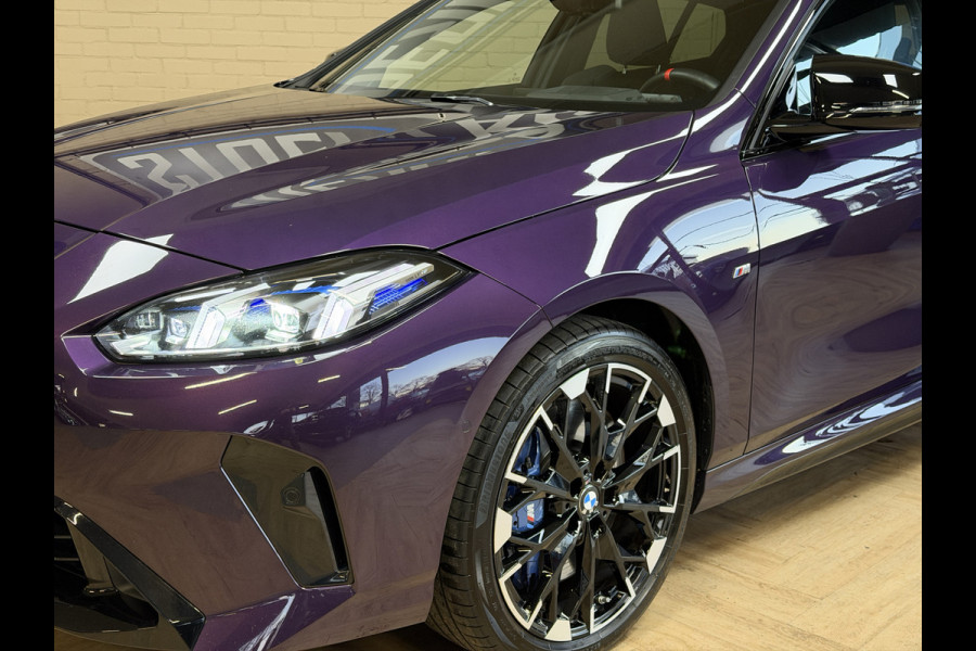 BMW 1-serie M135 300pk xDrive | Navi Prof | HUD | HK | 360 | 19" | Led | ACC | Blindspot | 100% Dealer Onderhouden!