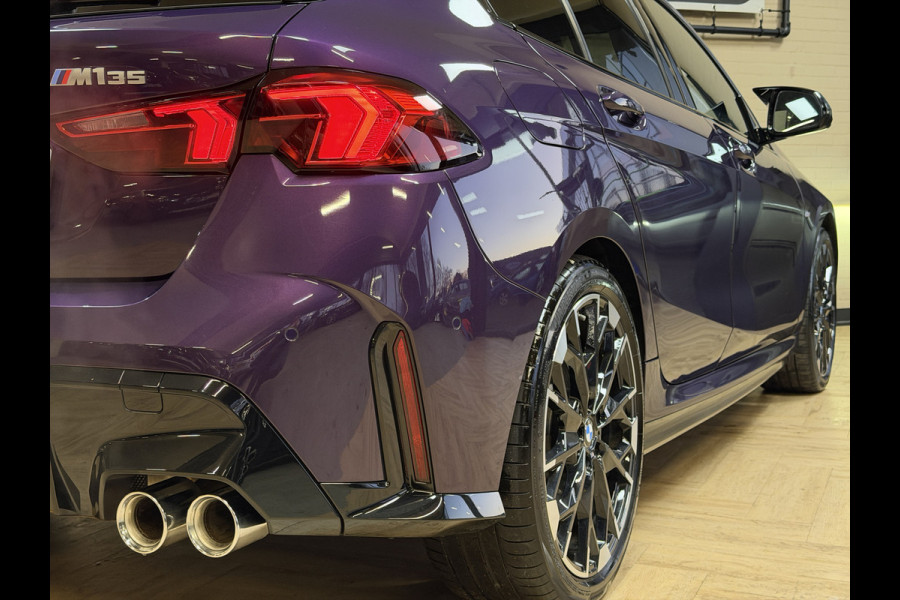 BMW 1-serie M135 300pk xDrive | Navi Prof | HUD | HK | 360 | 19" | Led | ACC | Blindspot | 100% Dealer Onderhouden!