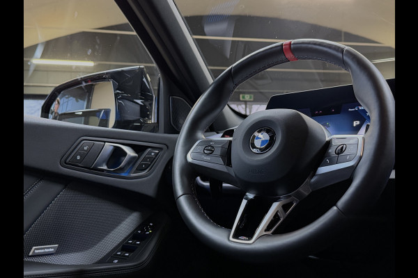 BMW 1-serie M135 300pk xDrive | Navi Prof | HUD | HK | 360 | 19" | Led | ACC | Blindspot | 100% Dealer Onderhouden!