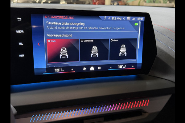 BMW 1-serie M135 300pk xDrive | Navi Prof | HUD | HK | 360 | 19" | Led | ACC | Blindspot | 100% Dealer Onderhouden!