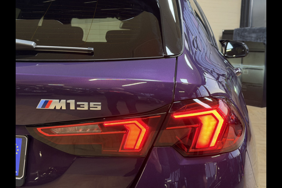 BMW 1-serie M135 300pk xDrive | Navi Prof | HUD | HK | 360 | 19" | Led | ACC | Blindspot | 100% Dealer Onderhouden!