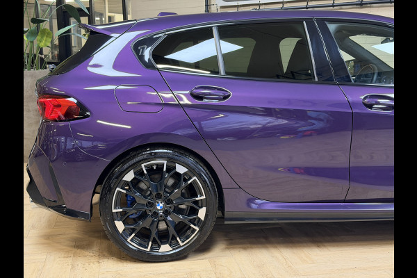 BMW 1-serie M135 300pk xDrive | Navi Prof | HUD | HK | 360 | 19" | Led | ACC | Blindspot | 100% Dealer Onderhouden!